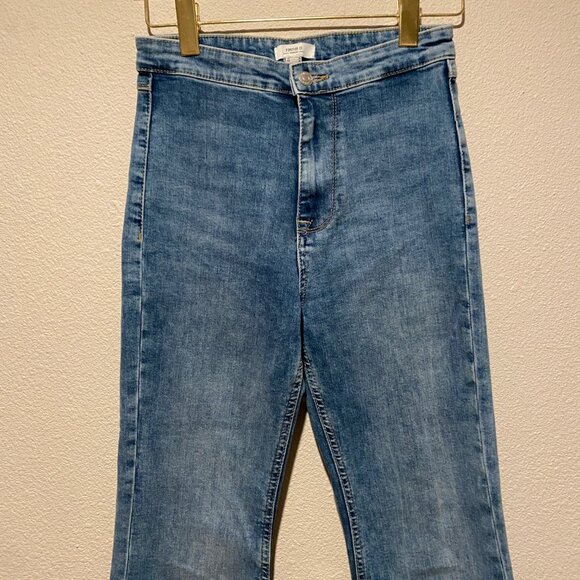 Forever 21 Bell Bottom Flare Jeans Size 26 High Rise Stretch Denim - Picture 2 of 3
